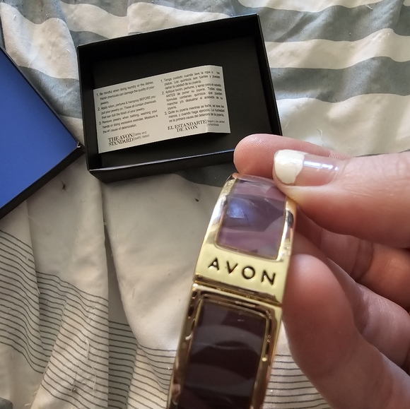 Avon Bracelet - Picture 2 of 5